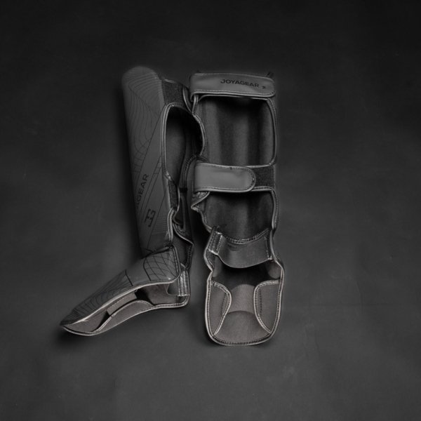 Caneleira Joya Essential de Kickboxing Preto